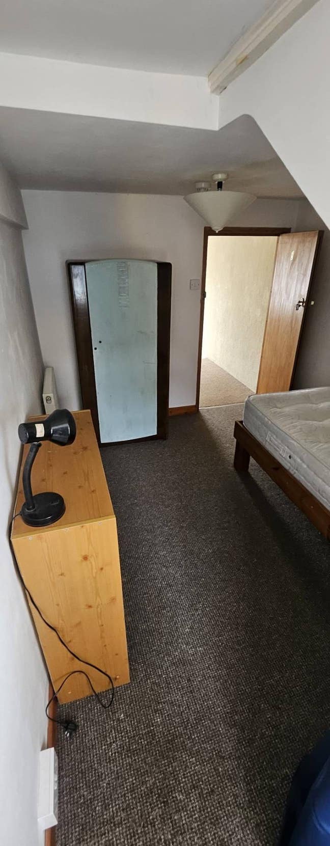 Attic room in spacious house for 6 Main Photo