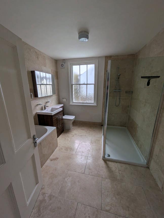 2 double rooms for rent Main Photo