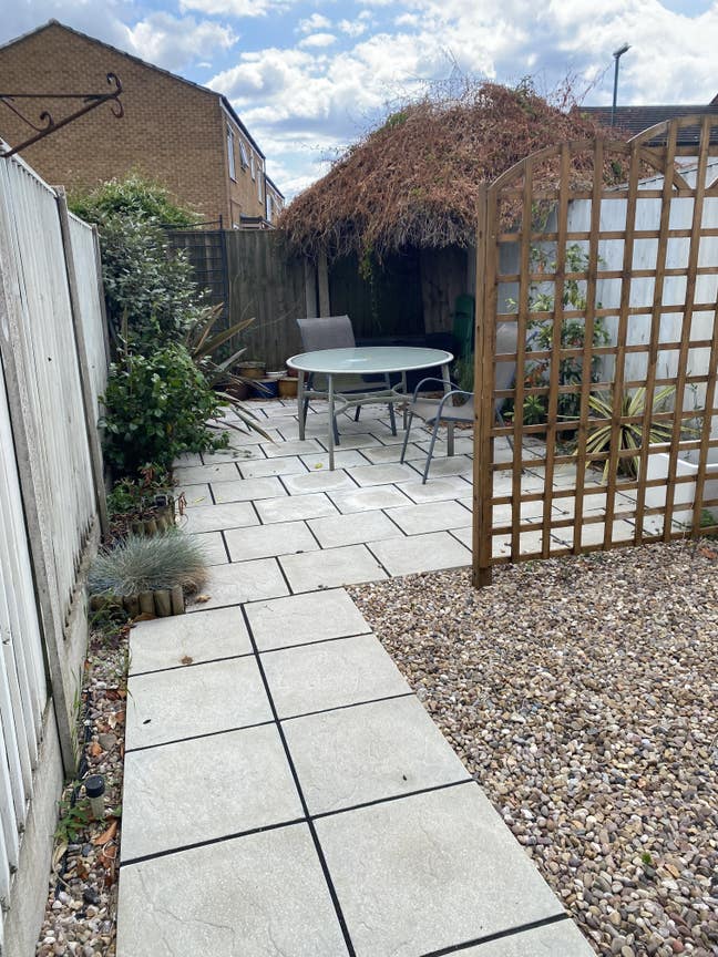 One room to rent 🏡 Available immediately Main Photo