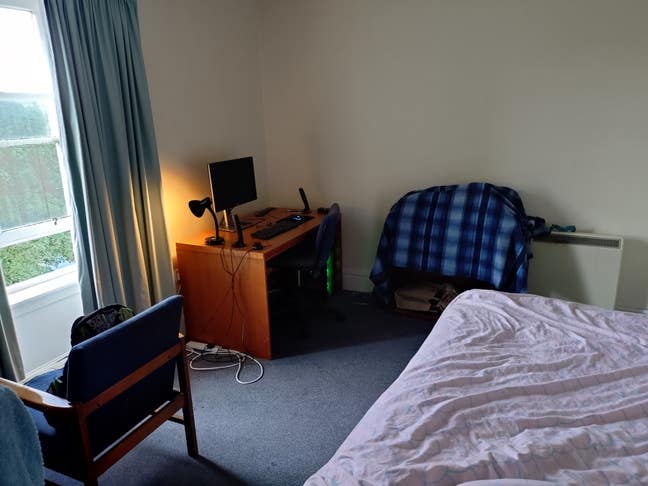 Room available now next to Meadows, students only Main Photo