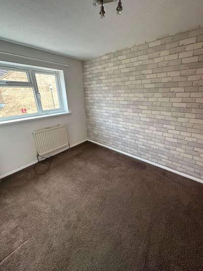 Double room for rent in Slough Main Photo