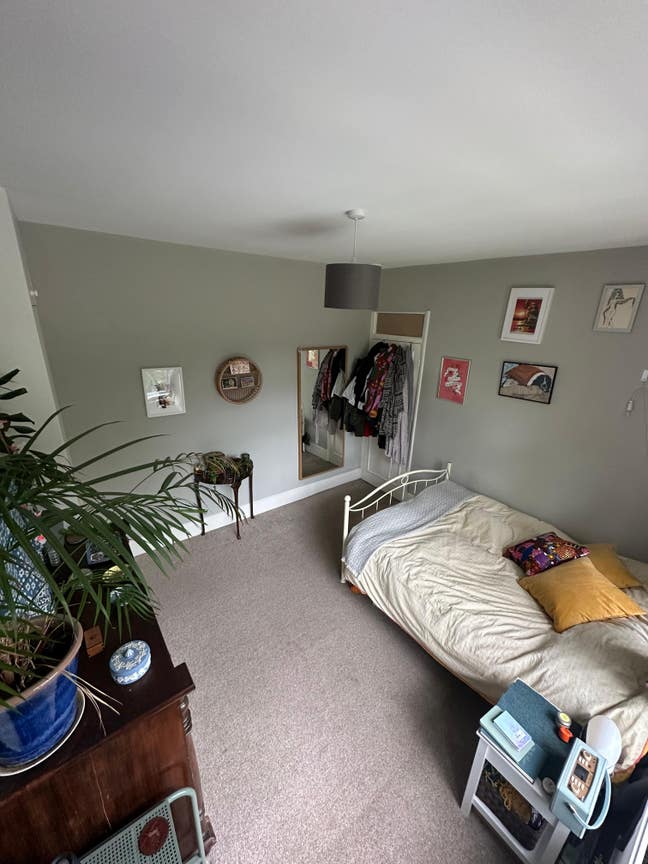 Spacious Double Bedroom in Friendly House Main Photo