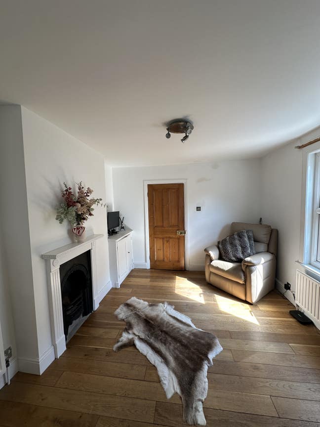 1 Room Available - 2 bed flat share   Main Photo