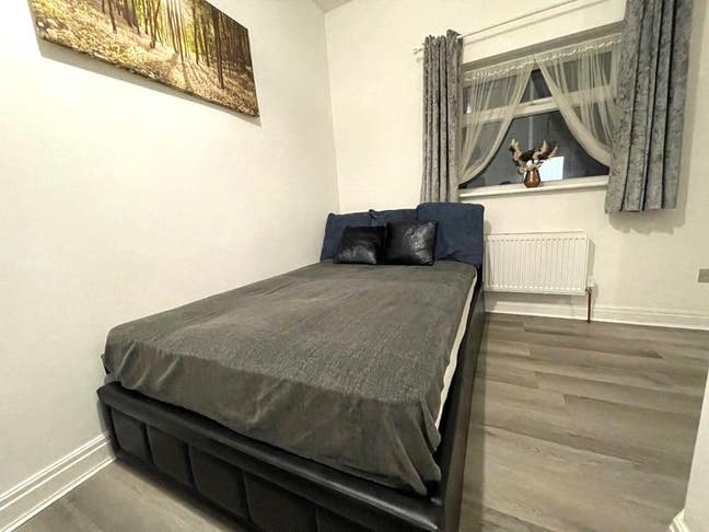 Available Now - Quality En-suite Room Main Photo