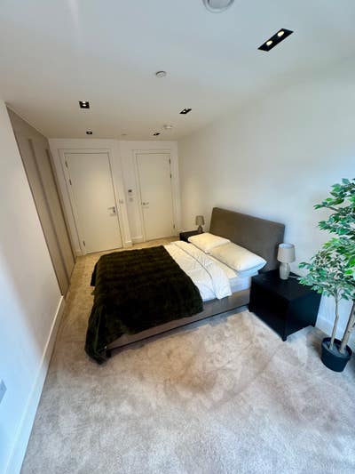Premium flat available 30 June in Nine Elms  Main Photo