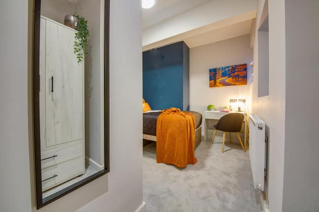 One Ensuite Room Available soon  (The Chequers) Main Photo