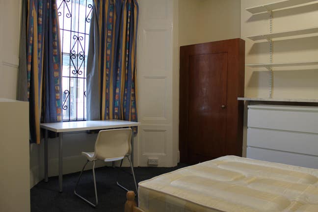 5 Rooms in  Mile End next to QMUL Main Photo