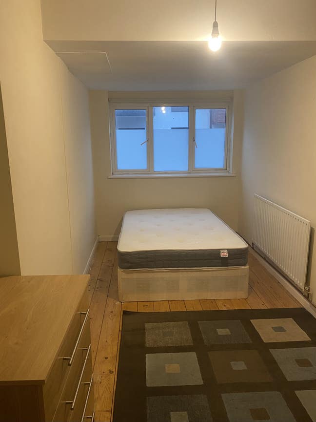 Bright Single Room in Surbiton, 5mins to Station Main Photo