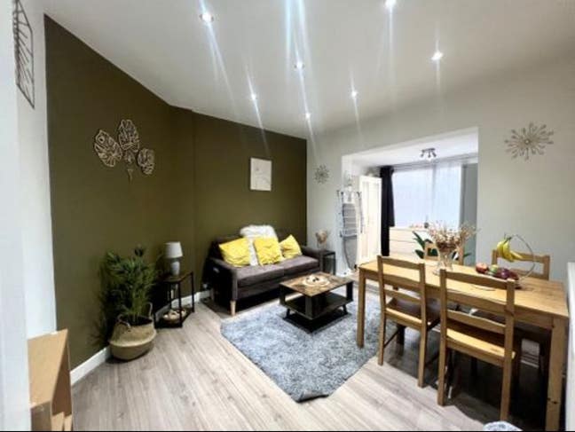 Spacious 4-Bed Home with Private Garden SW17 Main Photo