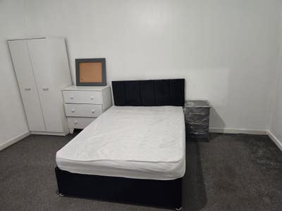 Double Room Available in Smethwick B66 Main Photo