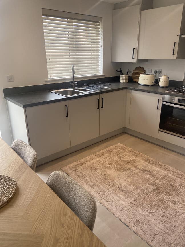 Lovely large double room nearby countryside walks  Main Photo