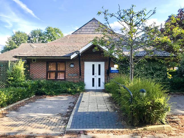 🏡 Rooms from £385 at Wesley Lodge, Hampton Court  Main Photo