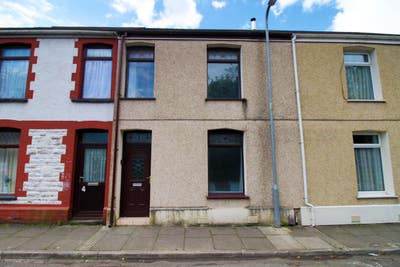2 Bedrooms available in beautiful house share  Main Photo