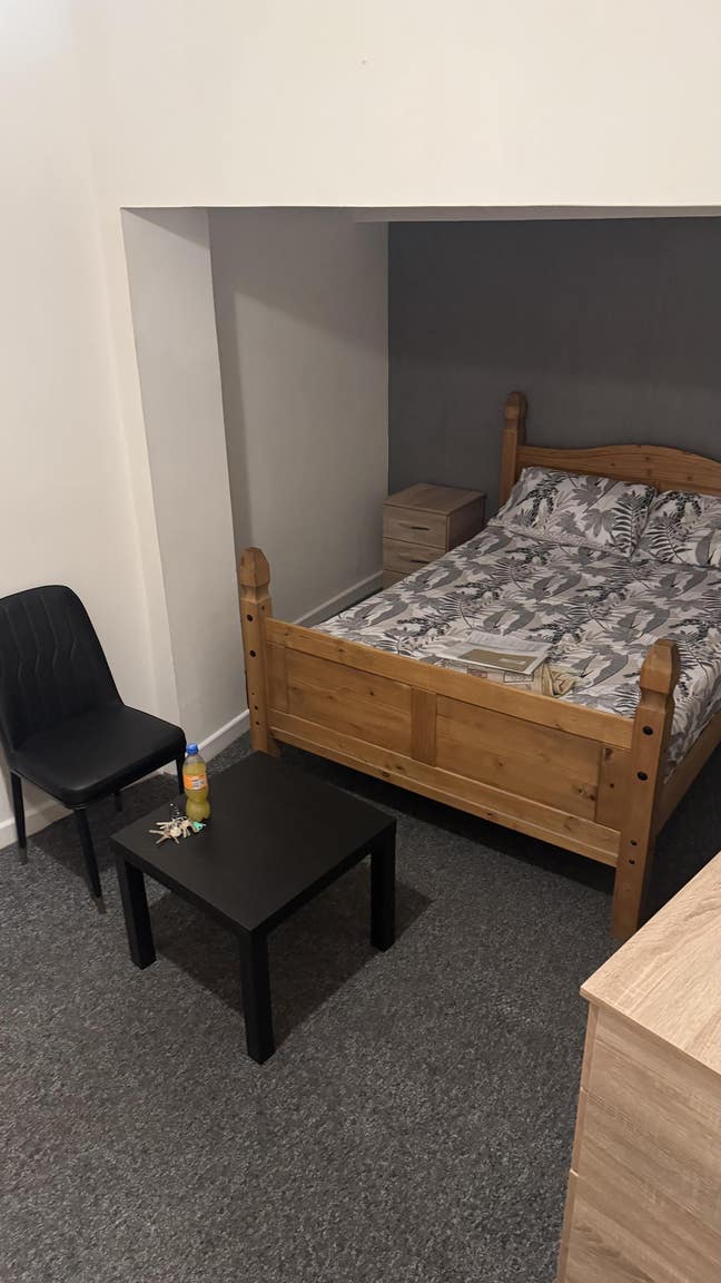 Double room to let  Main Photo