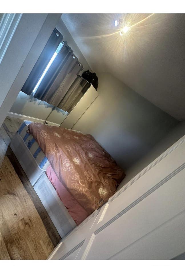 3 Bed House in Dagenham / Single Room or Full Hous Main Photo