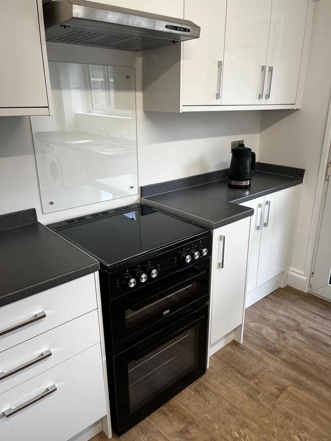 Alan Moss Road House Share Main Photo