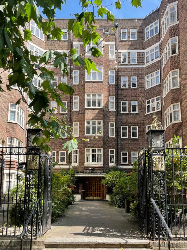 Double room/s in bright Bloomsbury flat.  Main Photo