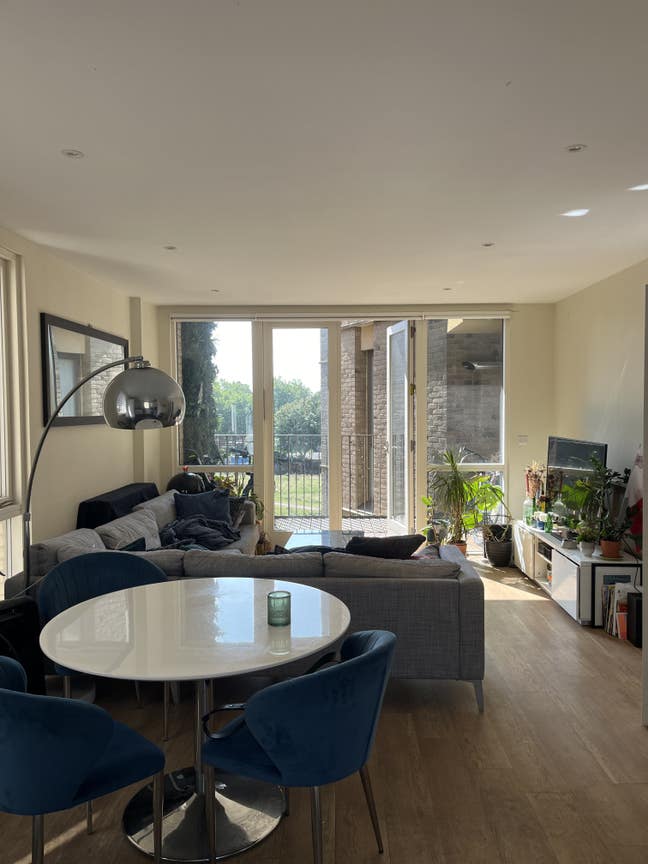 Large Room with Ensuite to Rent Main Photo