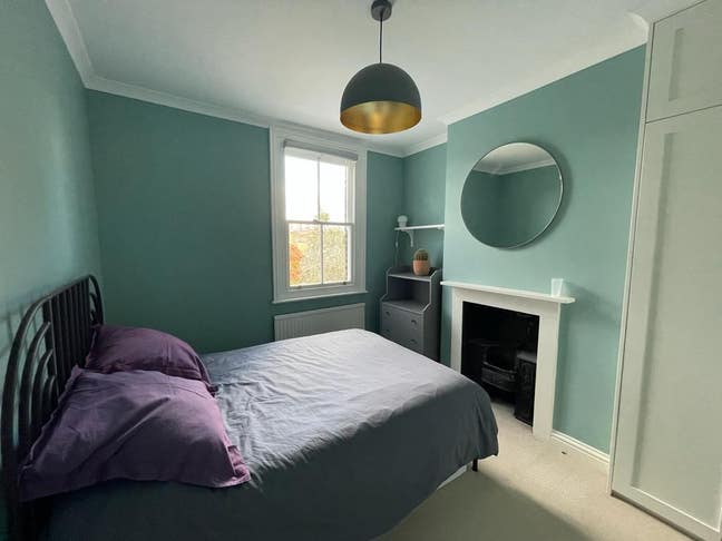 Lovely double room; v close to Peckham Rye Station Main Photo