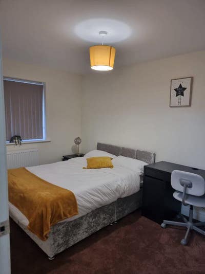 Spacious and Cosy Double Room for Rent in – M29 7S Main Photo