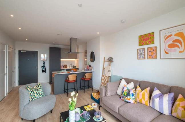Modern 2 Bed Apartment at Eda Media City Main Photo