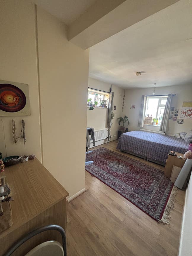 🌸 Spacious & Bright Bedroom in Lovely Flat 🌸 Main Photo