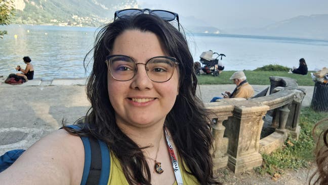 25 F professional looking for a place to call home Main Photo