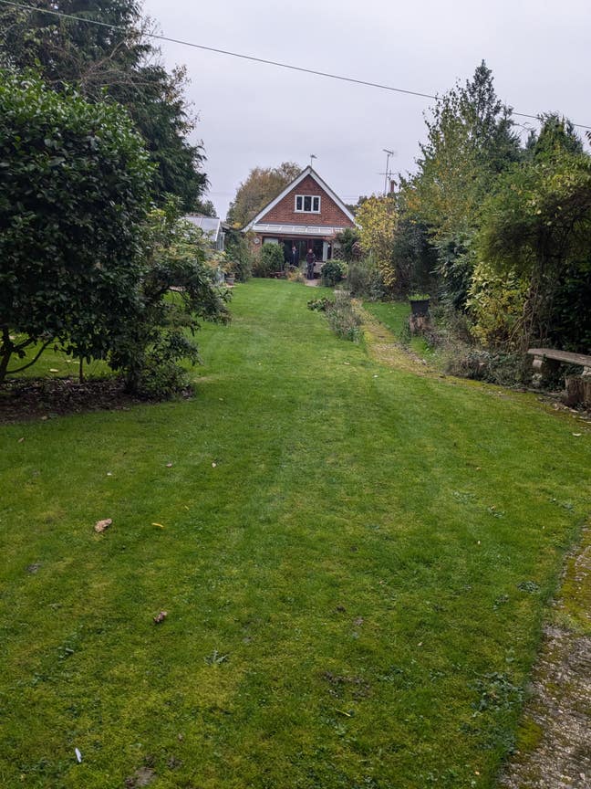 1 Double bedroom to share in a 4 bedroom house  Main Photo