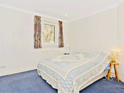 Double bed room in Colinton, Edinburgh Main Photo
