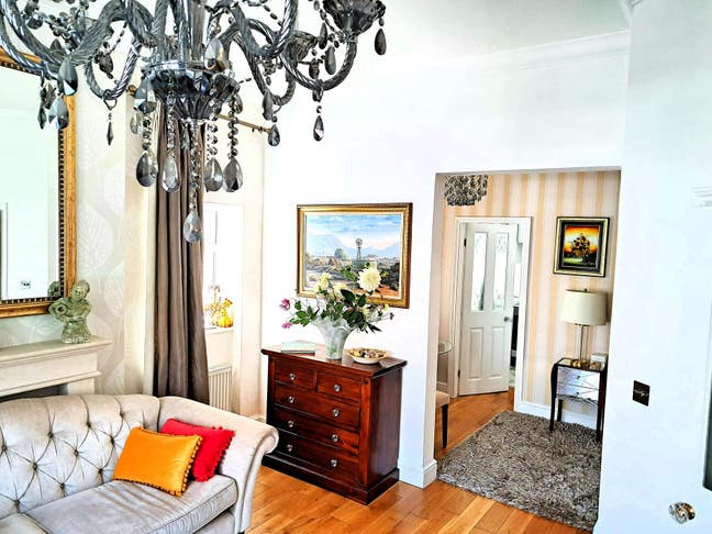 Elegant Stylish home Mon-Fri  Main Photo