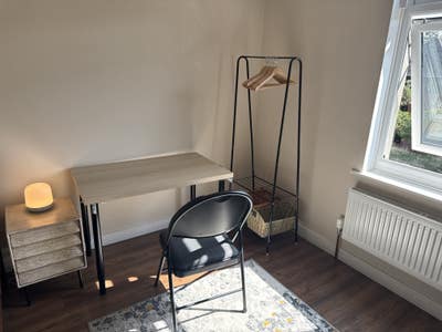 Spare Double Room in Friendly West Wycombe House, Main Photo