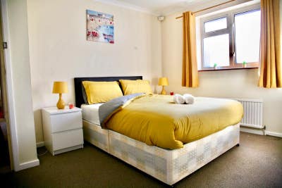 Large Rooms in Preston Circus Location Main Photo