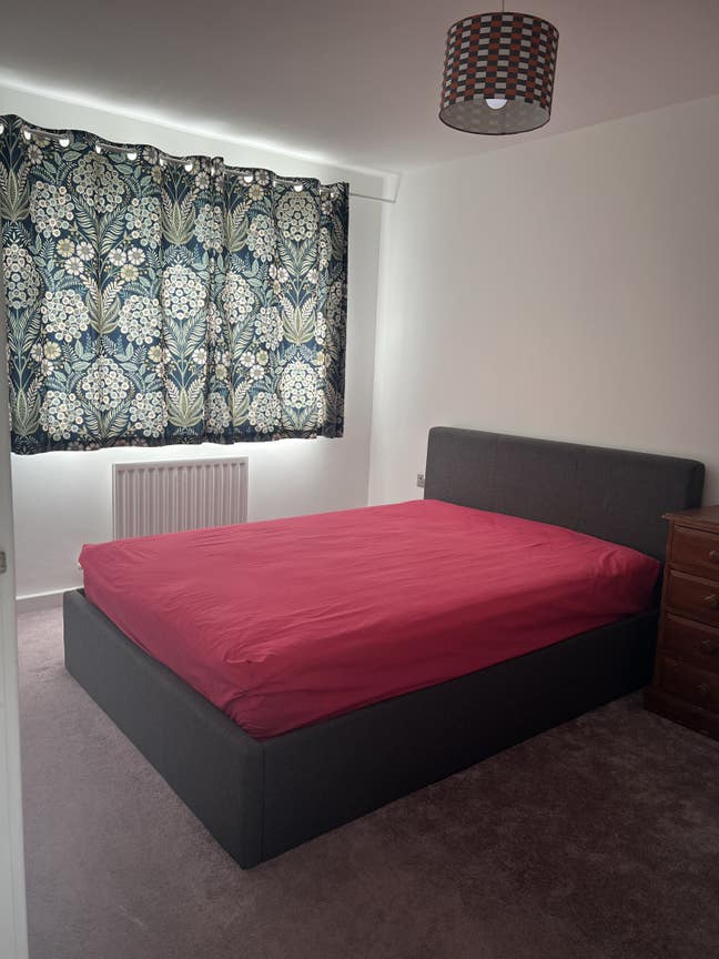 Large double room with en-suite  Main Photo