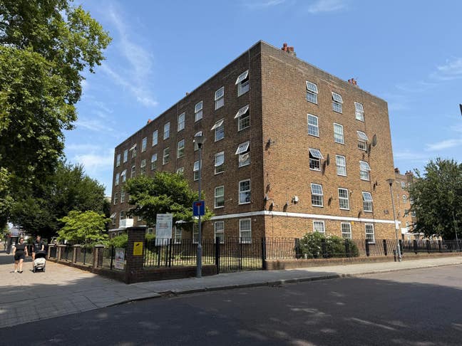 Large 3-4 bedroom apartment in Stamford Hill  Main Photo