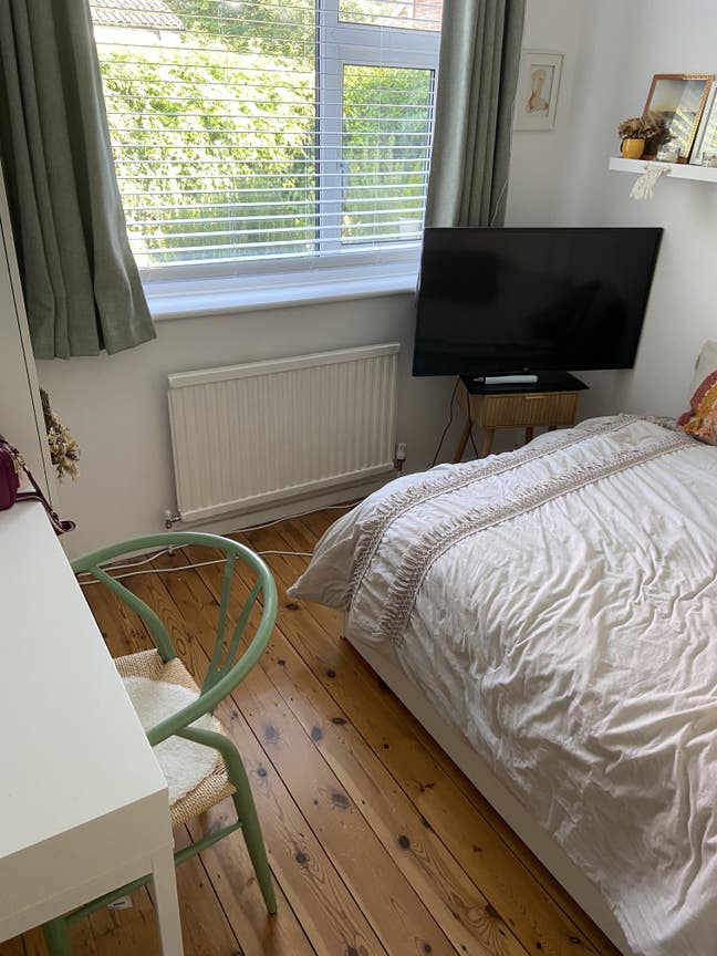 To Rent Bright Double Room Nr. City Centre Mon-Fri Main Photo