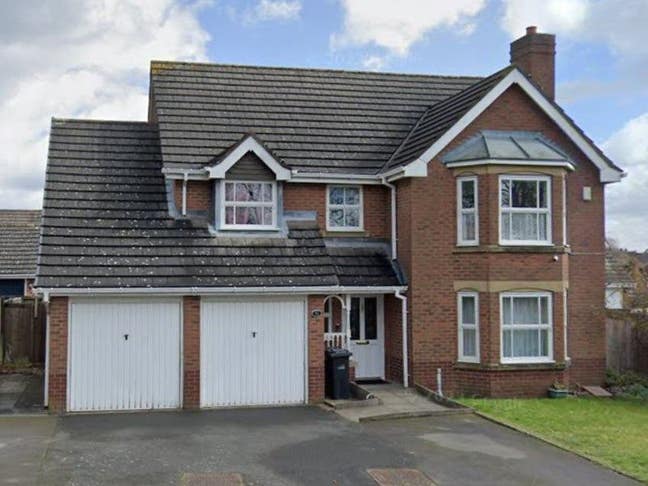 Large En-Suite Double Room. Bills Included. Dudley Main Photo