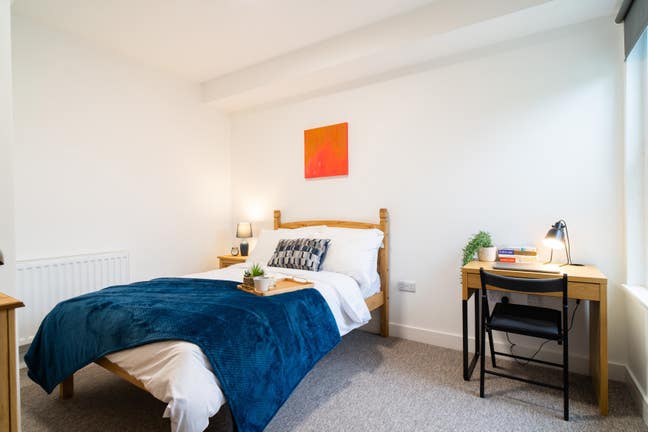 🏡 ✨ Spectacular Ensuite Rooms - Prime BS3 - Quiet Main Photo