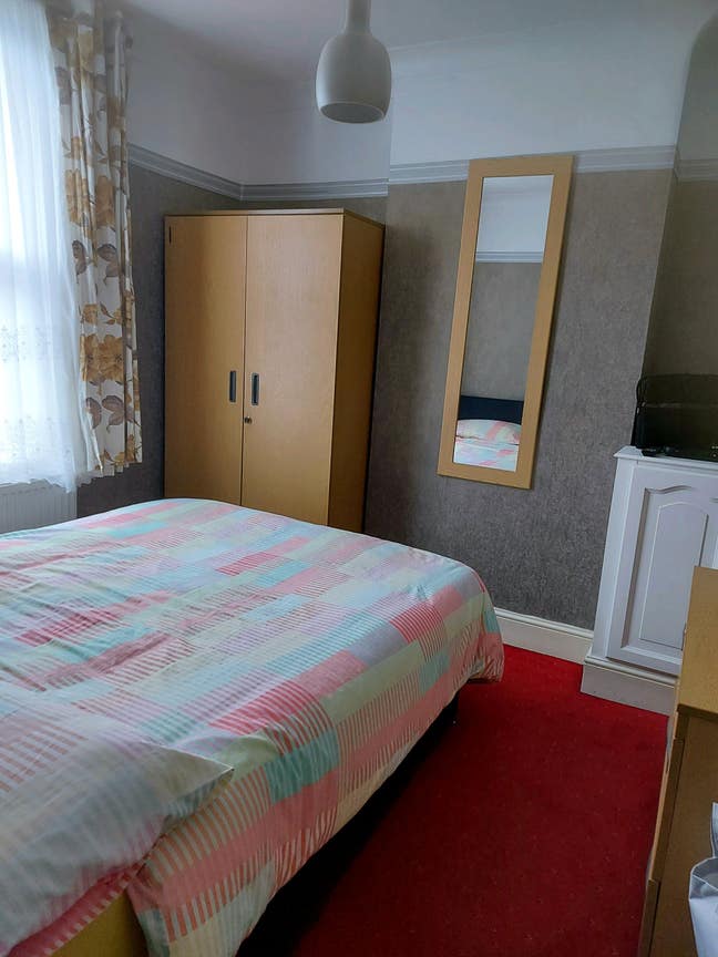 Cosy fully furnished double room available in Dart Main Photo