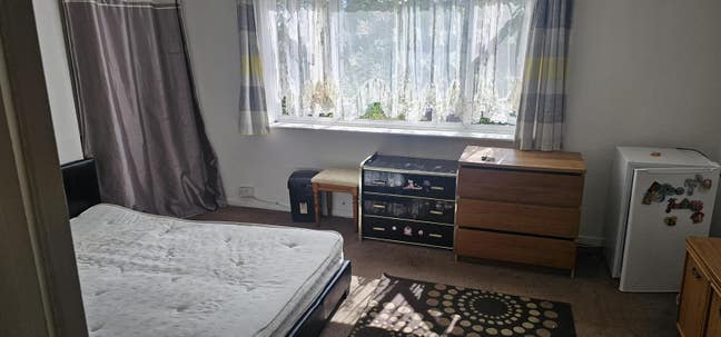 Large Double Room for &pound;475 All Bills Included Main Photo