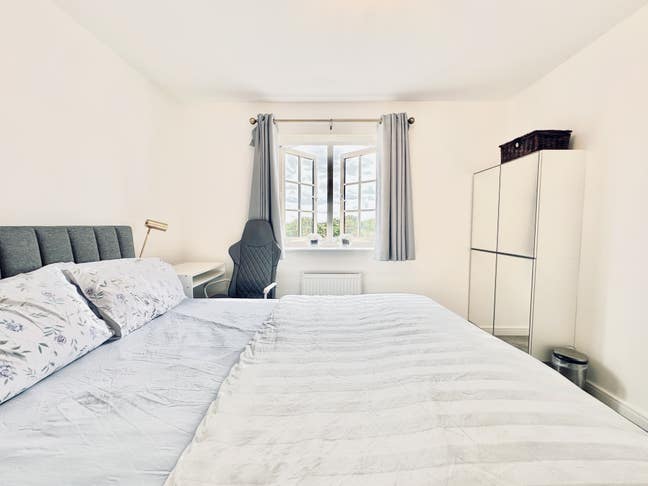 1 Double room with private bath Main Photo