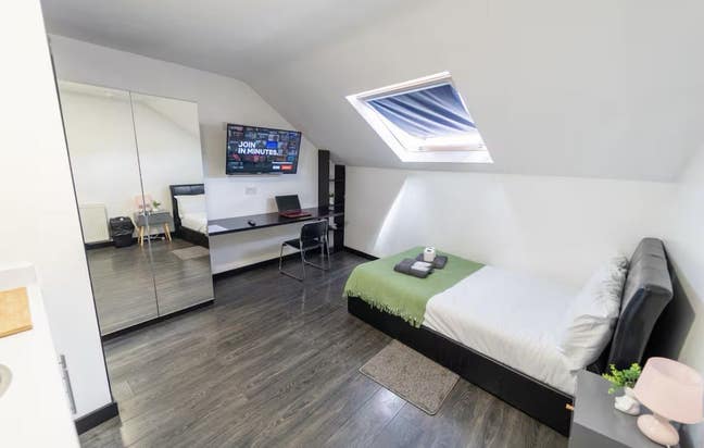 Modern studio available in Selly Oak close to UOB Main Photo