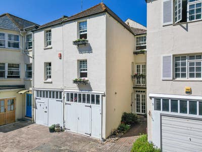Beautiful double room and bathroom Main Photo