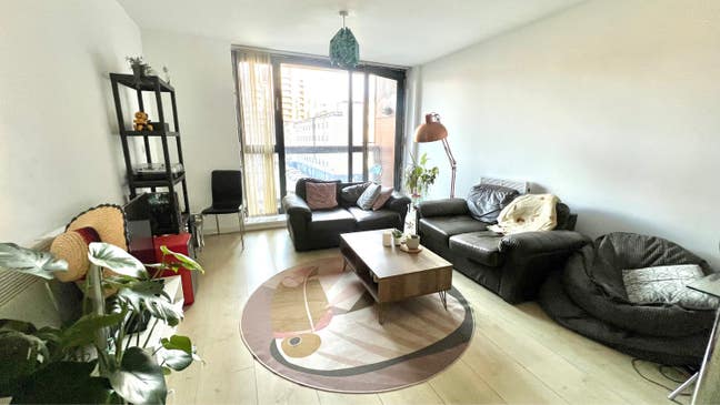 Double Room with Private Bath 1 Min to Station Main Photo