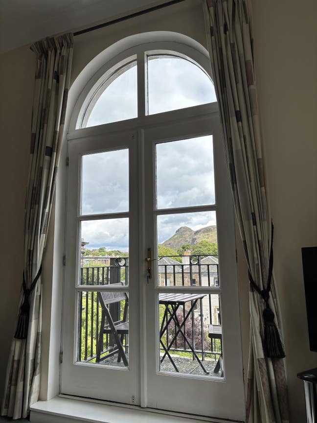 1 bedroom whole flat available for short let Main Photo