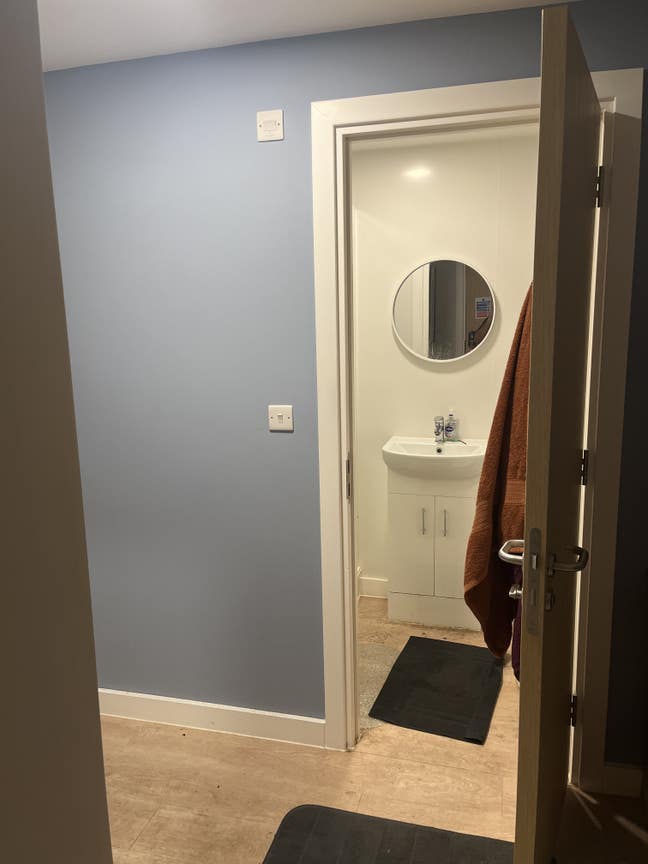 Ensuite room for rent in a student accommodation  Main Photo