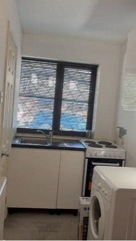   ✨ Cozy Studio Flat with Private Entrance  Main Photo
