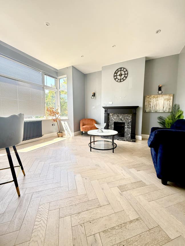 Modern 3 bedroom 2.5 bathroom flat  Main Photo