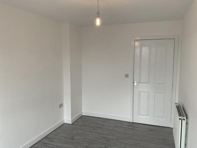 2 Rooms available in an Apartment Main Photo