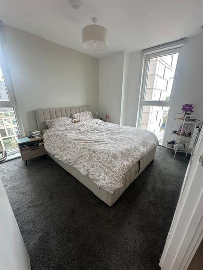 En-suite bedroom - Near Manchester Picadilly Main Photo