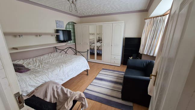 2 Rooms in 4 Bed House in Guildford - 1St Oct. 25 Main Photo